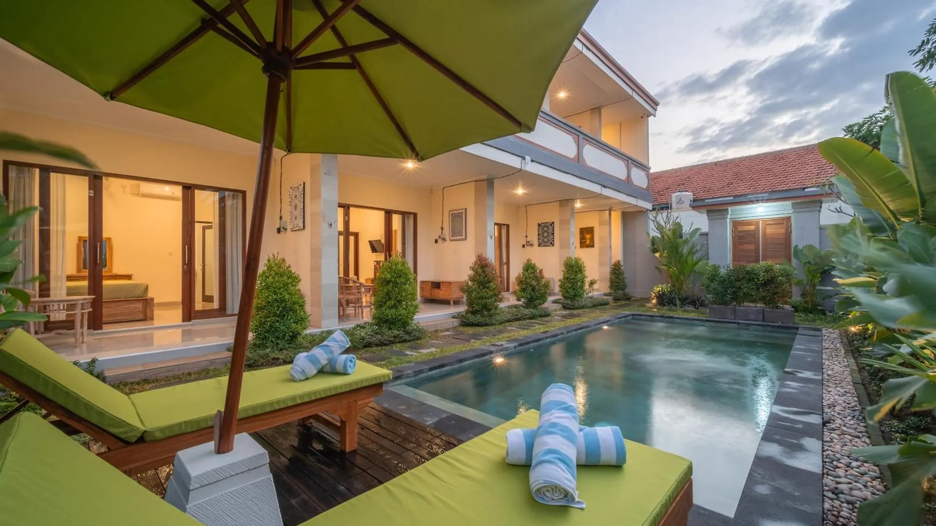 Titeng Guest House - Comfortable Studio In Amazing Location Near Potato Head And The Beach Seminyak  Indonesia